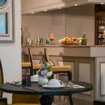 Hotel Petit Palais