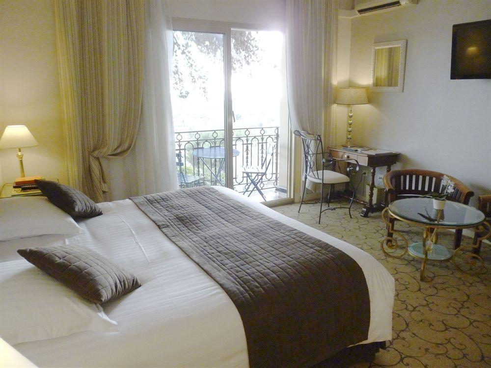 Hotel Petit Palais 4*