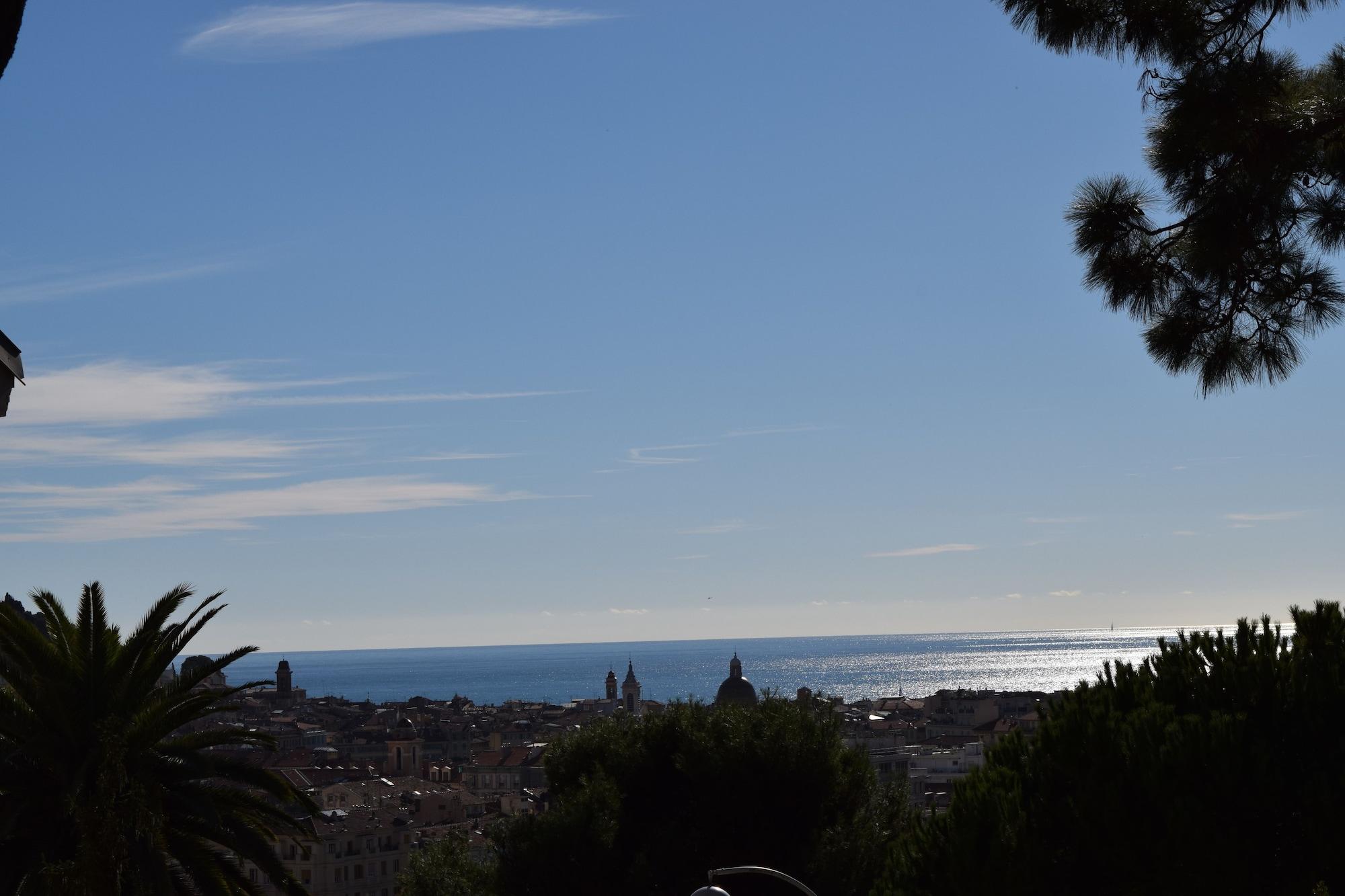 Hotel Petit Palais 4*