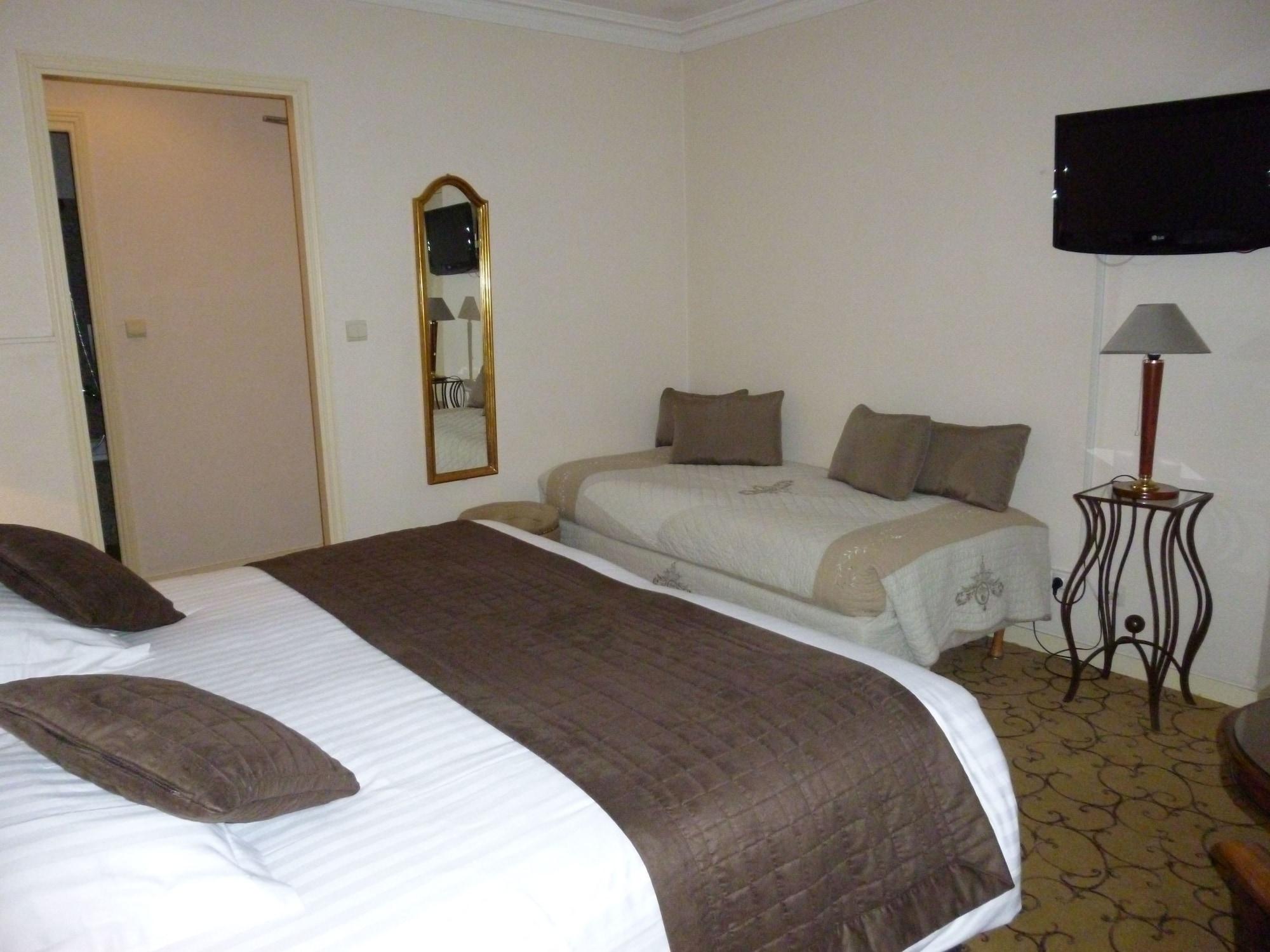 Hotel Petit Palais 4*